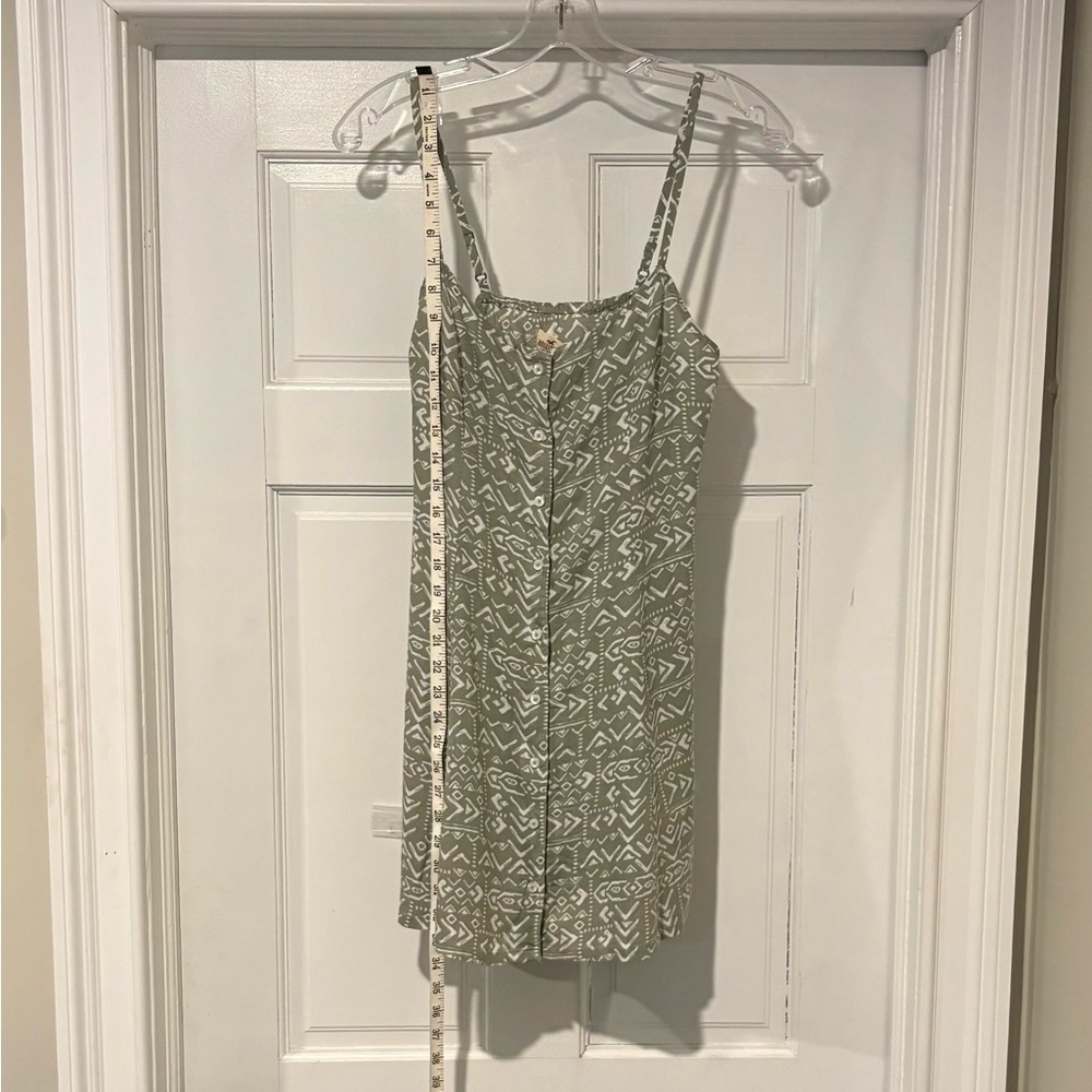 HOLLISTER  Juniors size XS
Olive Green Patterned Button-Down Dress - Picture 2 of 8